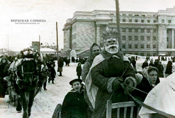 Карнавальный поезд в Чкалове, 1947 год, Фото: Константин Урбанович