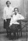 Ольга Дмитриевна Никифорова (Мельникова) с подругой. Снимок на 16 летие. 1929 год