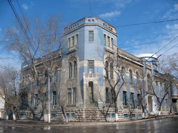 В настоящее время на месте, где в начале XIX века стоял дом Ворониных, находится дом купца В.М. Сурошникова (ул. А. Толстого 41).
