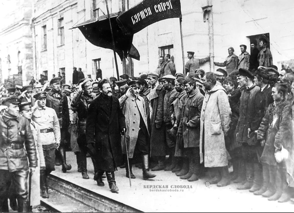 Встреча на железнодорожном вокзале Оренбурга председателя ВЦИК М. И. Калинина, 19 сентября 1919 года