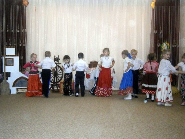 27 ноября 2013 года воспитанники детского сада №50 стали участниками фольклорного праздника - Бердинского капустника, на котором сами же разыграли сценки казачьего быта своих предков. 