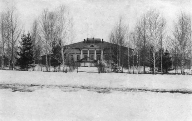 Дом Карамзиных в селе Полибине. Фото начала XX века