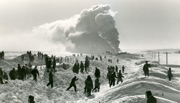 Борьба со снегом на линии Оренбург — Орск, февраль 1956 года
