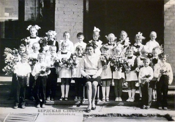 1 сентября 1974 года, ученики 1А класса школы №14 г. Оренбурга