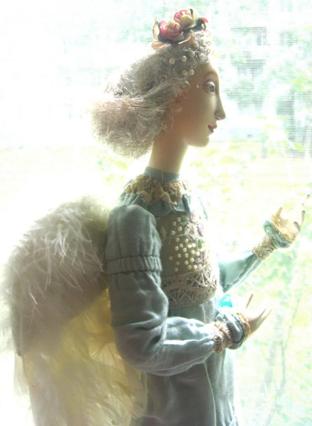 Авторские куклы Марии Воробьевой – настоящие путешественницы. Живут в домах разных коллекционеров, даже у самого Тонино Гуэрра, итальянского поэта, писателя и сценариста!