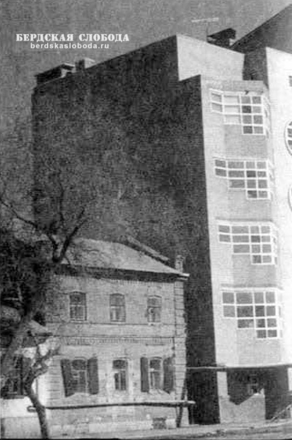 Совмещение несовместимого. Фото Т. Громова.