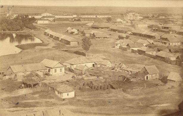 Общий вид рудничных построек с западной стороны Илецкого рудника. 1892 г. Фотография К.А. Фишера