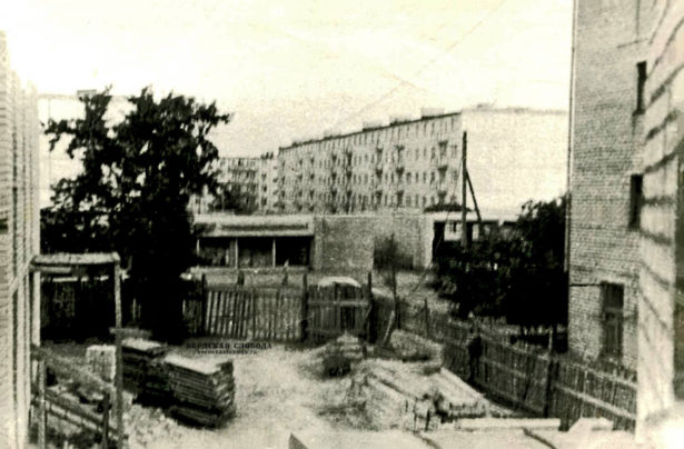Дом №14 по Туркестанской улице, отданный профсоюзам, построили на несколько лет позже. Автор: Дмитрий Урбанович.