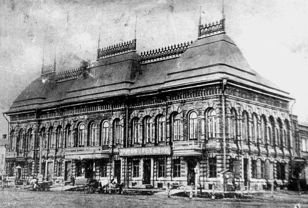 Доходный дом Ванюшиных на Казанской площади. Фото рубежа XIX-XX вв.