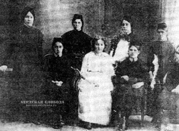 12 мая 1912 года началась практическая общественная деятельность Оренбургского мусульманского женского общества.