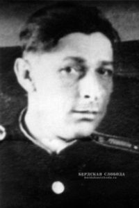 Практически сразу на сайте "Дорога памяти" была найдена страница Керенцева Алексея Петровича (20.10.1912 — 18.10.1967)