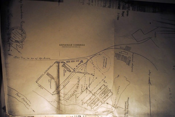 На схеме Регенератного завода, кладбище обозначено как «закрытое».