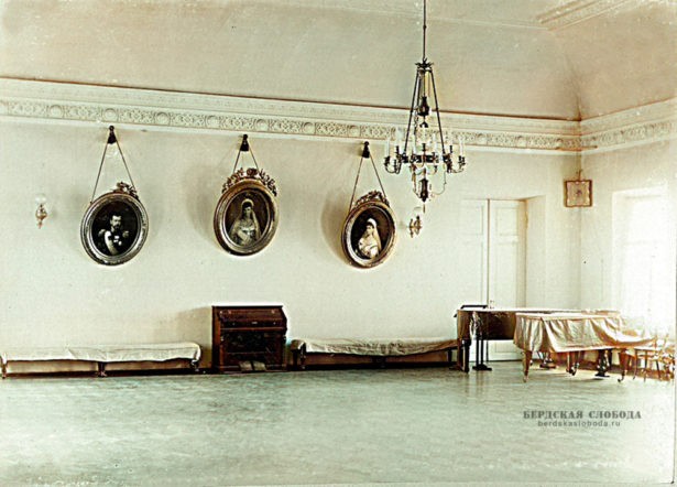 Актовый зал института благородных девиц, конец XIX века