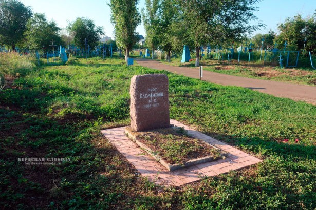 Могила поэта Н.С. Клементьева. Фотография от 29 мая 2023 года.
