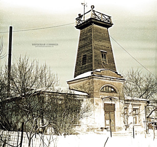 Оренбургская метеорологическая станция. Фотография 1960-1970-х годов. Колоризация: "Бердская Слобода".
