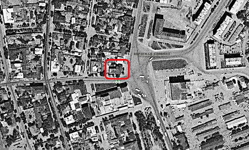 Расположение здания на фрагменте спутникового снимка Оренбурга и его окрестностей от 30 мая 1965 год