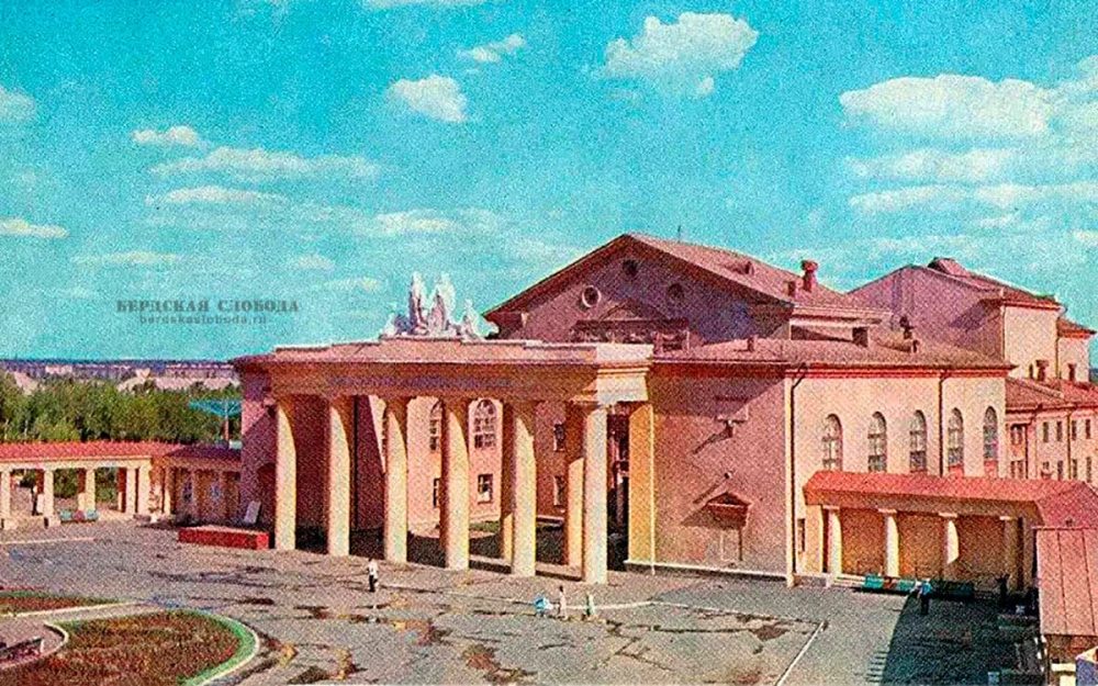 Дом культуры машиностроителей. Рубеж 1960-1970-х годов.