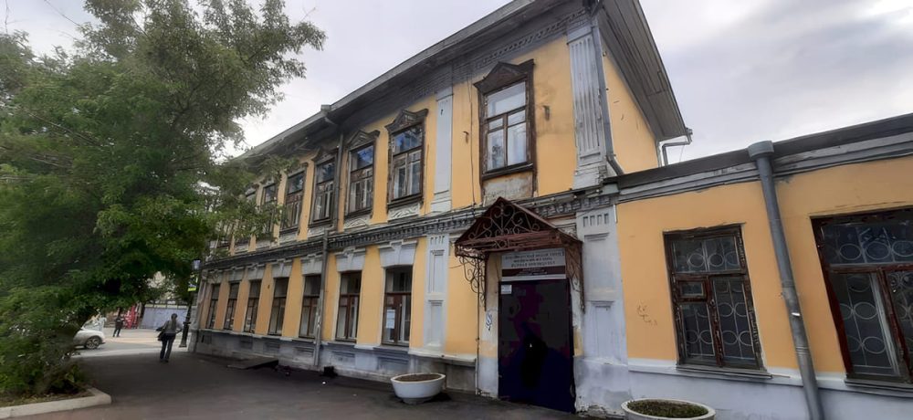 В Оренбурге из списка объектов культурного наследия (ОКН) исключили дом «Чайная» и столовую «Казань», которые находились на углу улиц Терешковой и Постникова.