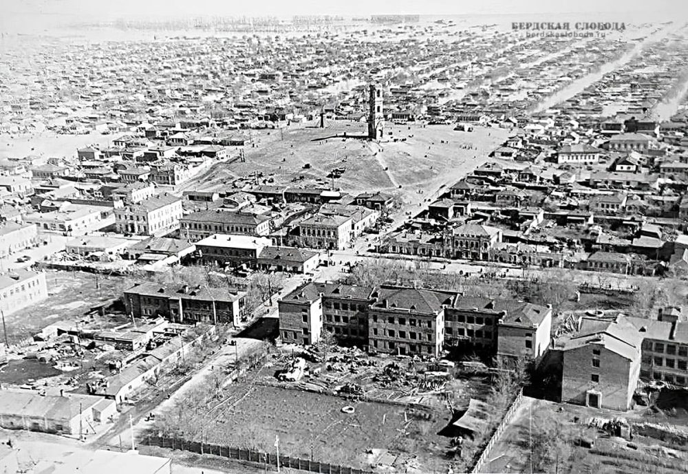Наводнение в Старом городе. Вид с вертолета. 1957 год.