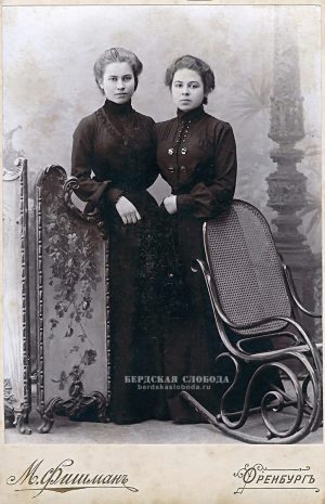 Кира Евфимовская-Мировицкая и Нина Катаринская, 12 января 1904 год.
