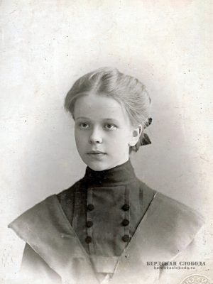 На фото: оренбургские барышни конца XIX — начала XX века.