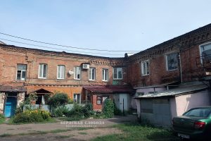 «Городская усадьба купца С.Г. Габитова». Склады. Вид со двора. Сентябрь 2024 года.