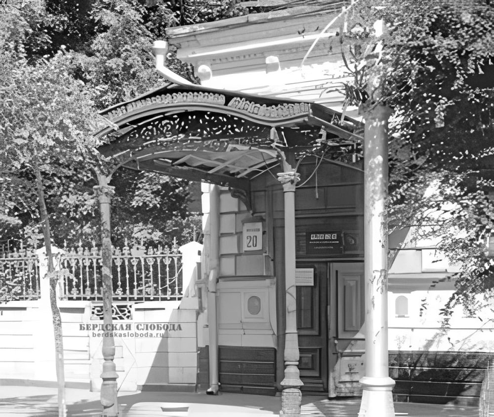 Вход в абонемент областной библиотеки имени Крупской. 1987 год, фото автора