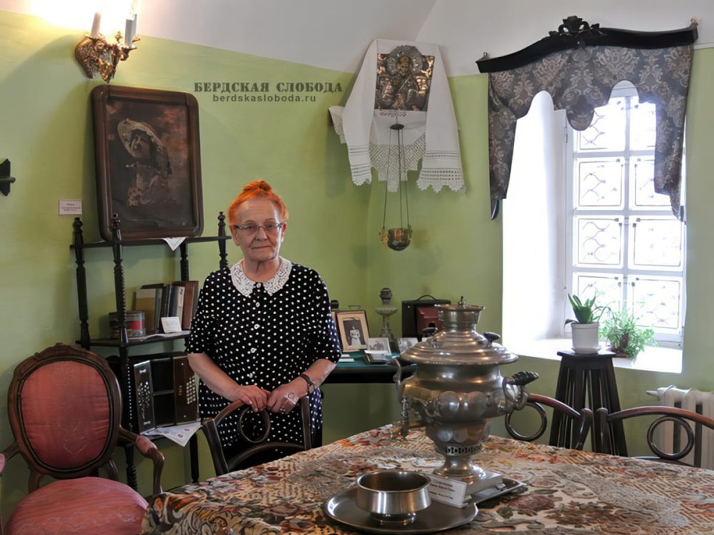 Роза Петровна в интерьере рубежа XIX—XX веков