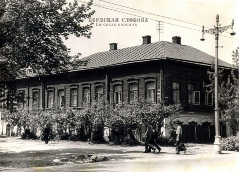 Здание автодорожного техникума? 1979 год. Фото: В.Я. Кобзев